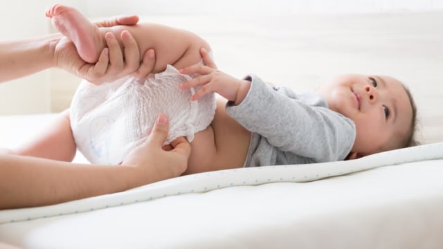 Ilustrasi bayi pakai popok ramah lingkungan. Foto: Shutterstock