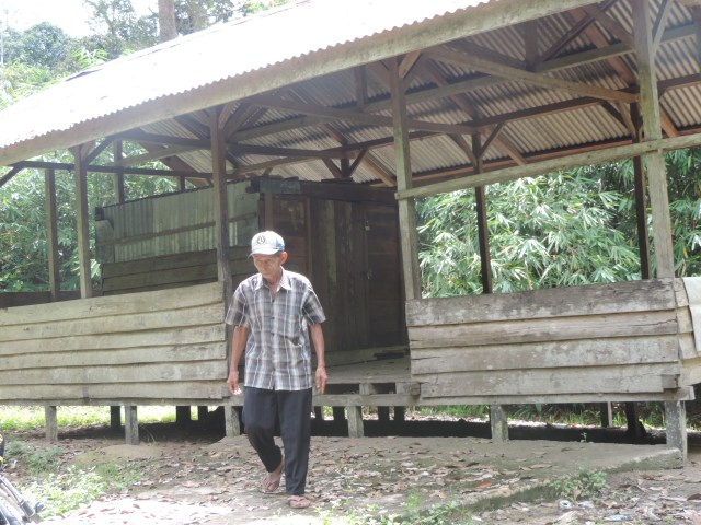 Kondisi rumah Palak Kaba' di Desa Landau Kodah, Kecamatan Sekadau Hilir, Kabupaten Sekadau, Kalbar. Foto: Dina Mariana/Hi!Pontianak