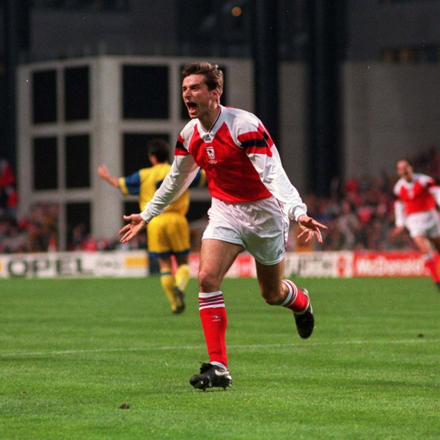 Striker legendaris Arsenal, Alan Smith, di final Piala Winners 1994. Foto: Arsenal