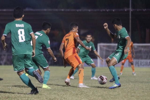 Duel Persiraja vs PSMS pada putaran pertama di Stadion H Dimurthala, Banda Aceh. Foto: Suparta/acehkini