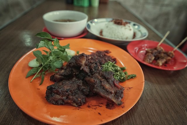 Lipsus, MRT Food Guide, Lilie Singkawang