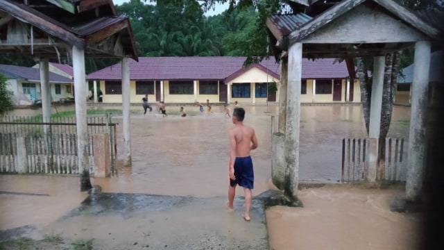 Banjir Landa Kabupaten Aceh Singkil, 35 Keluarga Kena Dampak (521228)