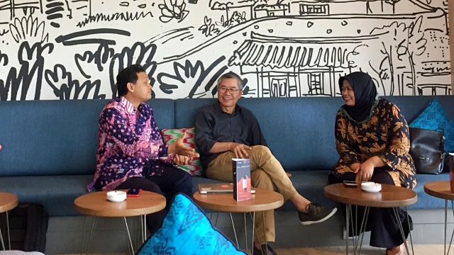 Susana konferensi pers ekonom desak presiden terbitkan Perpu KPK di Hotel Mercure, Jakarta, Jumat (18/10). Foto: Abdul Latif/kumparan