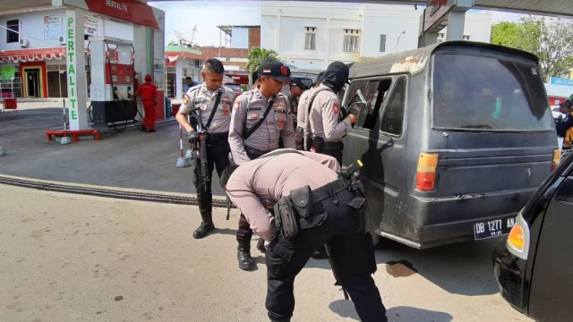 Mobil modifikasi pengangkut BBM bersubsidi diamankan polisi. Jumat, (18/10). Foto : Istimewa