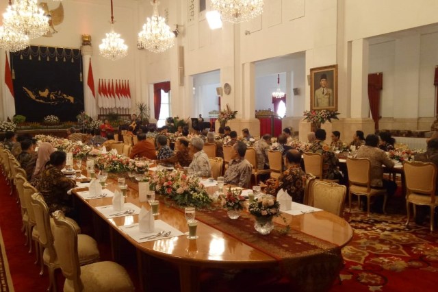 Ramah tamah Presiden dengan Menteri Kabinet Kerja