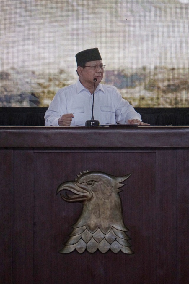 Ketua Umum Partai Gerindra Prabowo Subianto memberi sambutan saat Rapimnas Partai Gerindra di kediamannya di Hambalang. (Foto: Jamal Ramadhan/kumparan)