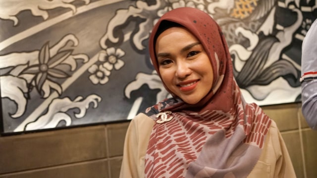Zaskia Sungkar Ungkit Perkara Tas, Medina Merasa Dirugikan (43659)