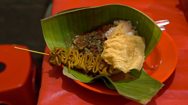 Warung Boma, Makan Pecel Enak Dekat Stasiun MRT Haji Nawi (8838)