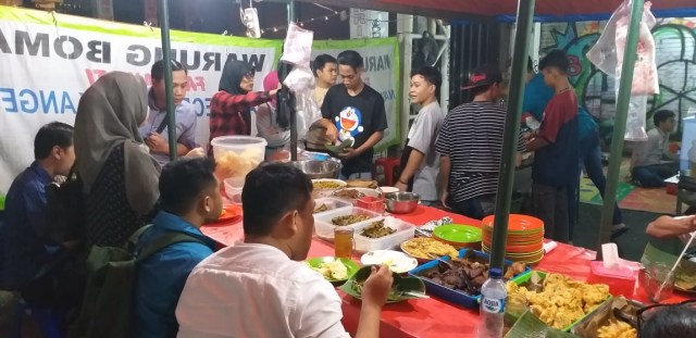 Warung Boma, Makan Pecel Enak Dekat Stasiun MRT Haji Nawi (8836)