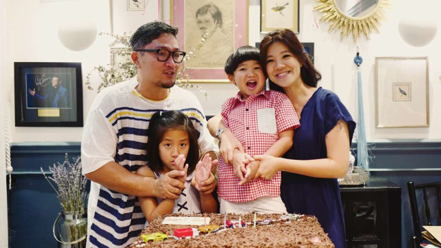 Agatha Suci dan keluarganya. Foto: Instagram/@agatha_suci