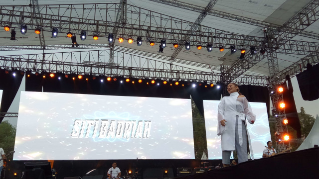 Pedangdut Siti Badriah