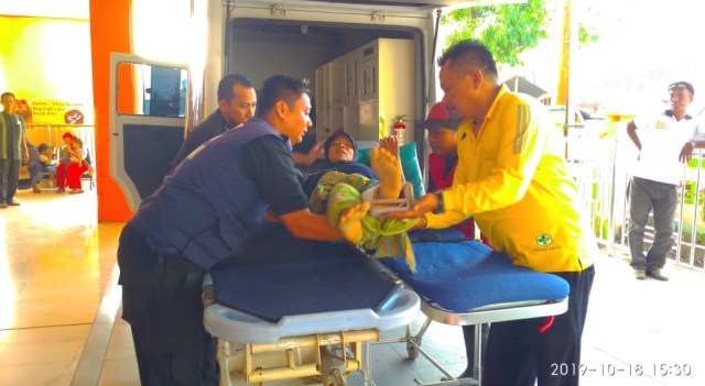 Dua Korban Tebing Longsor di Bumijawa Dirujuk Ke RS dr. Soesilo Slawi
