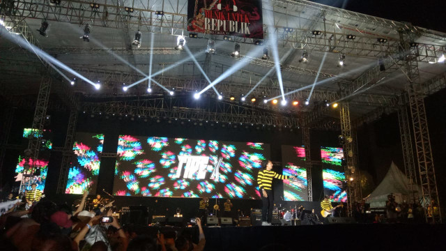 Tipe-X Sukses Pukau Penonton di Konser 'Musik Untuk Republik' (12422)