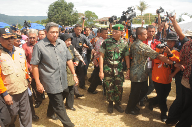 SBY saat meninjau lokasi gempa aceh tengah_9 Juli 2013_Imran MA.jpg