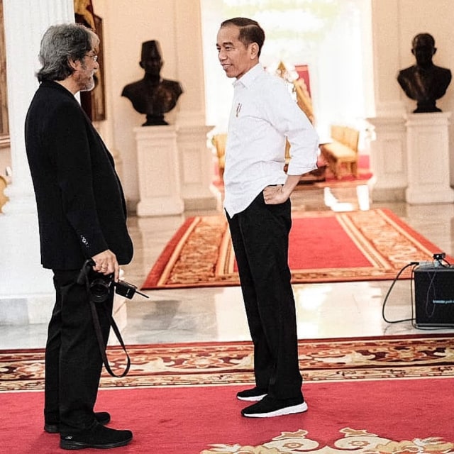 Suasana pemotretan Presiden Jokowi dan Wakil Presiden Ma'ruf Amin. Foto: Instagram @darwis_triadi