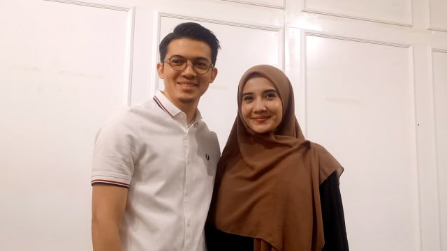 Zaskia Sungkar dan Irwansyah di kawasan Bangka, Jakarta Selatan, Sabtu (19/10/2019).
 Foto: DN.  Mustika Sari/kumparan