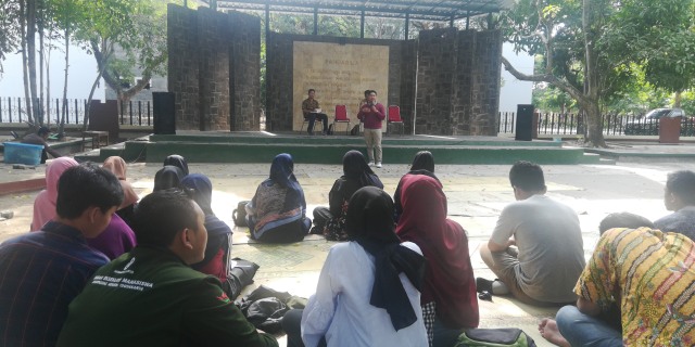 Diskusi Revisi Undang-Undang KPK di Taman Pancasila UNY, Sabtu (19/10/2019). Foto: atx.