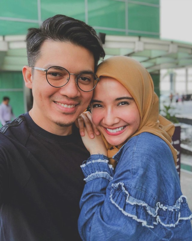 Irwansyah dan istrinya, Zaskia Sungkar. (Foto: Instagram/@irwansyah_15)