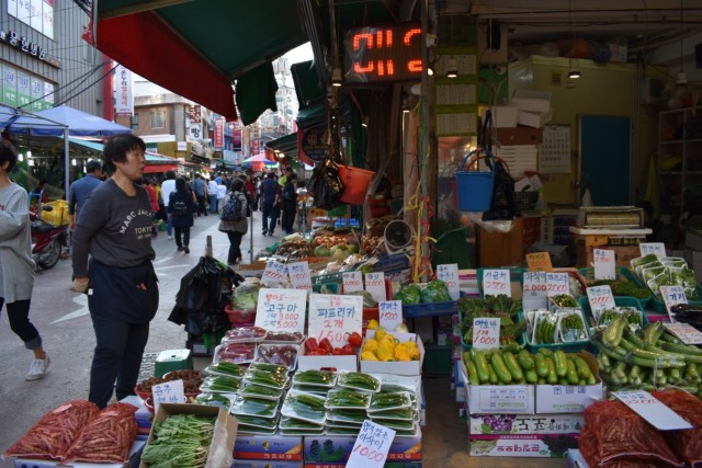 Patut Ditiru, Potret Pasar Tradisional di Seoul, Korea (843539)