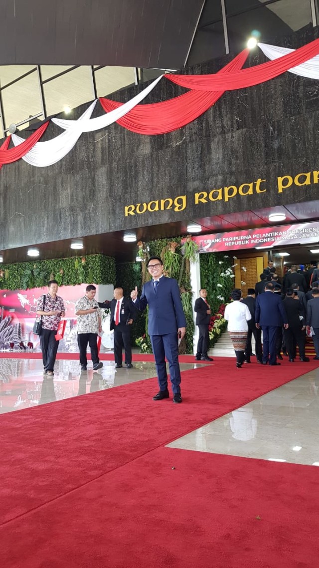 Eko Patrio hadiri pelantikan Jokowi-Ma'ruf di gedung DPR. Foto: Efira Tamara/kumparan