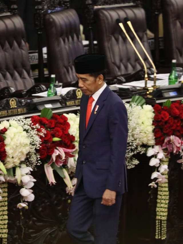 Presiden Joko Widodo bersiap mengikuti pelantikan Presiden dan Wakil Presiden di Kompleks Parlemen, Senayan, Jakarta, Minggu (20/10).  Foto: Jamal Ramadahan/kumparan 