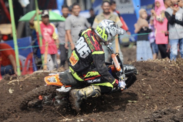 Foto: Aksi Pebalap Kejuaraan Nasional 'Grasstrack' di Sabang, Aceh (90092)