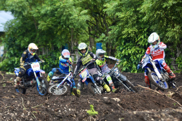 Foto: Aksi Pebalap Kejuaraan Nasional 'Grasstrack' di Sabang, Aceh (90094)