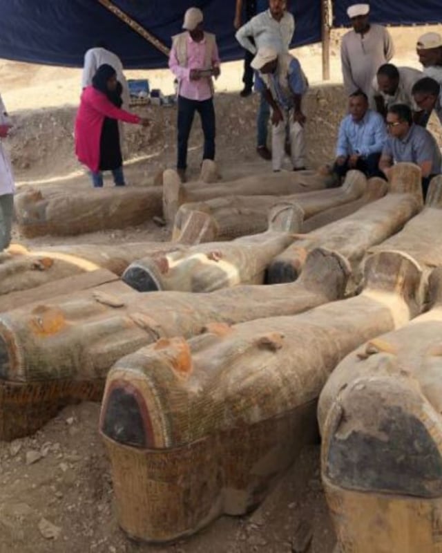 Puluhan peti mati yang ditemukan di situs El-assasif. Foto: Egyptian Ministry of Antiquities