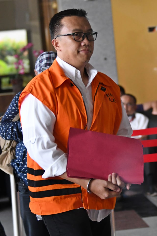 Mantan Menteri Pemuda dan Olahraga (Menpora) Imam Nahrawi bersiap menjalani pemeriksaan di Komisi Pemberantasan Korupsi (KPK), Jakarta, Selasa (15/10/2019). Foto: ANTARA FOTO/Aditya Pradana Putra
