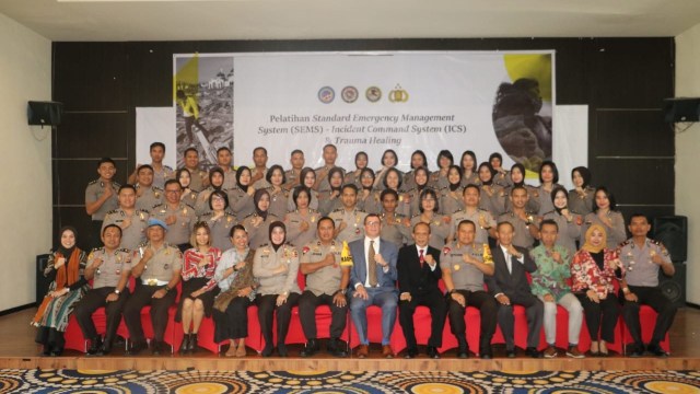 Personel Polri se Sulawesi Dibekali Trauma Healing Pascabencana (79555)