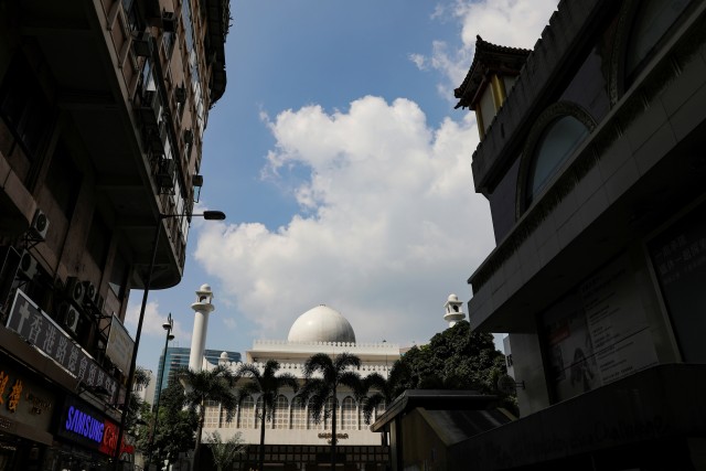 Foto: Kena Meriam Air Polisi, Masjid Kowloon di Hong Kong Dibersihkan (747167)