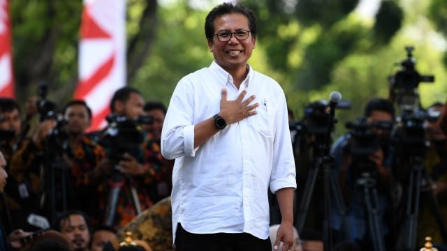 Komisaris Utama Adhi Karya Fadjroel Rahman memberikan keterangan pers usai bertemu Jokowi. Foto: ANTARA FOTO/Wahyu Putro A
