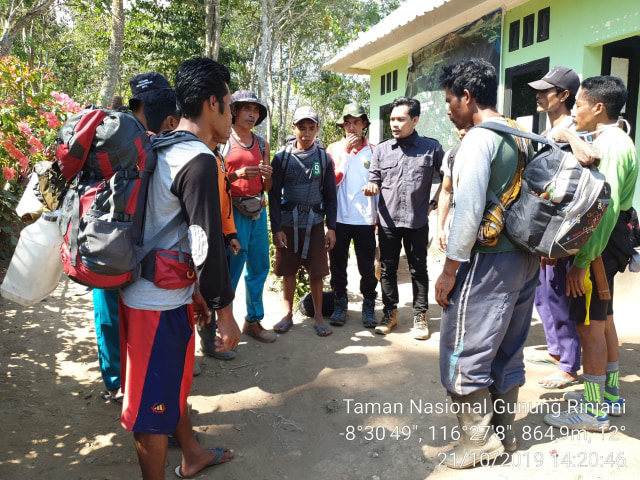 Gunung Rinjani Kebakaran, Puluhan Pendaki Dilaporkan Selamat | Kumparan.com