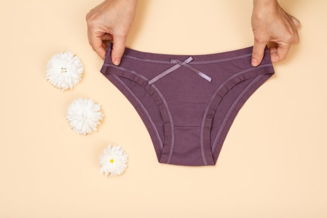 Tips memakai celana dalam agar vagina tetap sehat. Foto: Shuutterstock