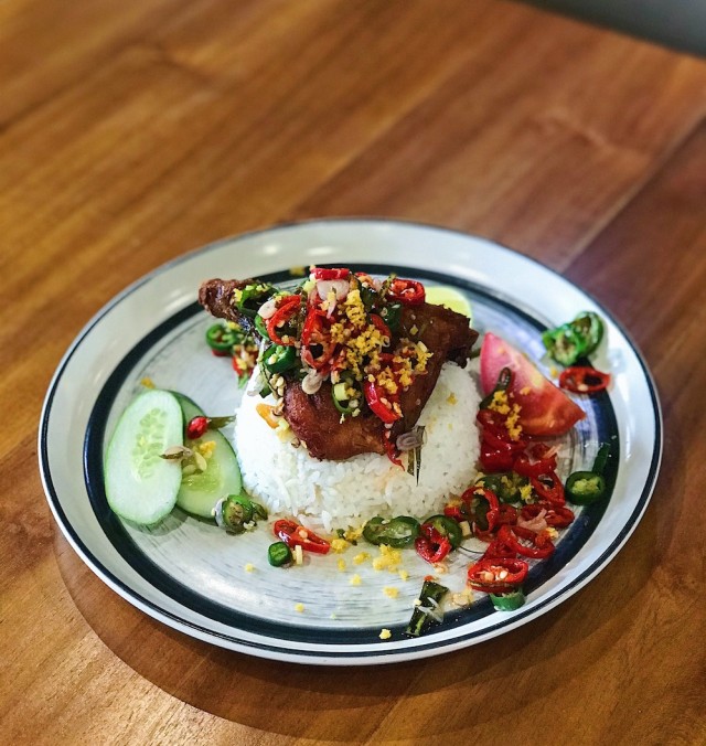 Nasi ayam sambal matah (Square).