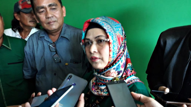 Siti Nur Azizah, Putri Wakil Presiden Ma'aruf Amin, mendatangi kantor sekretariat DPC PPP daftar cawalkot Tangsel.  Foto: kumparan