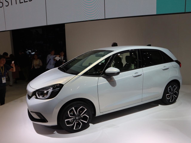 Adu Kuat Honda Jazz vs Toyota Yaris Baru, Unggul Mana? (113911)
