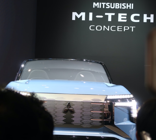 Bisa Tenggak Minyak Tanah, Kapan SUV Turbin Mitsubishi Mengaspal? (152669)