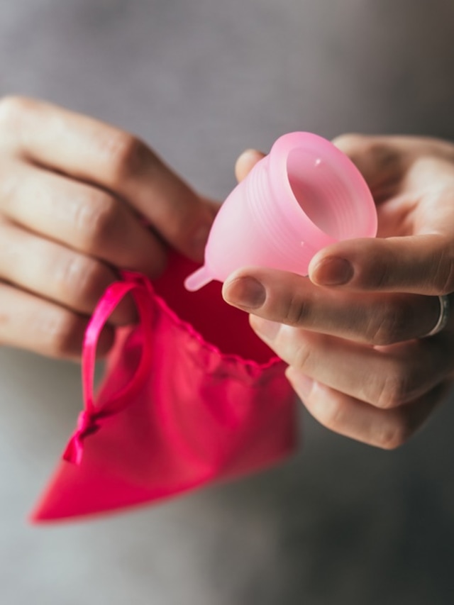 Ilustrasi menstrual cup. Foto: Shutterstock