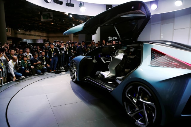 Konsep mobil Lexus' new LF-30 electric di Tokyo Motor Show, Jepang. Foto: REUTERS/Edgar Su