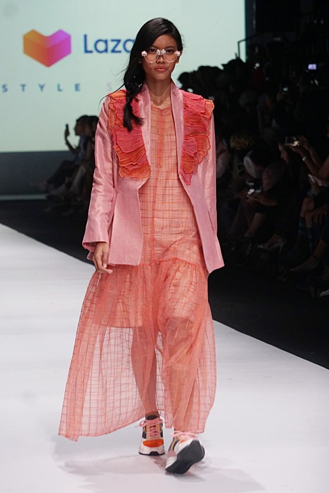 Koleksi Danjyo Hiyoji bersama Lazada di Jakarta Fashion Week 2020, Rabu (23/10/2019). Foto: Fanny Kusumawardhani/kumparan