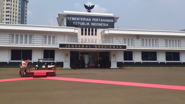 Persiapan Sertijab Prabowo Subianto di Kementerian Pertahanan, Jakarta. Foto: Maulana Ramadhan/kumparan