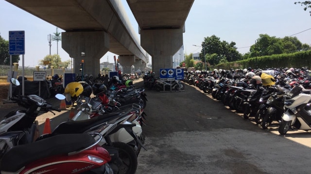 Merayu Warga Beralih ke Transportasi Umum Lewat Park and Ride MRT (12618)