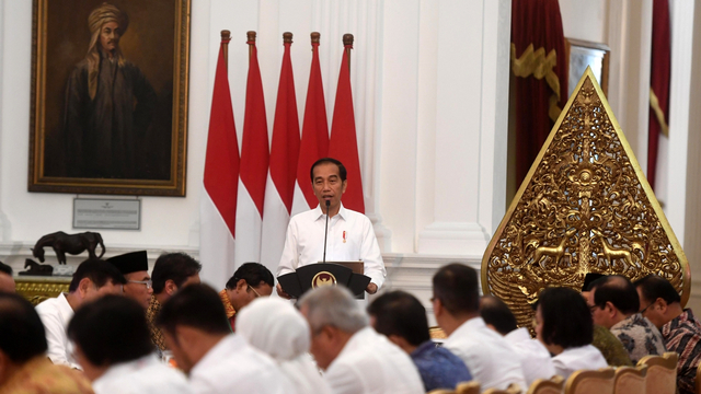 Presiden Joko Widodo saat memimpin sidang kabinet paripurna di Istana Merdeka, Jakarta, Kamis (24/10/2019).  Foto: ANTARA FOTO/Akbar Nugroho Gumay