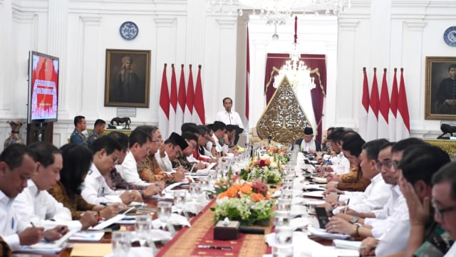 Jokowi Buka-bukaan Alasan Pilih Terawan hingga Nadiem Jadi Menteri (302461)