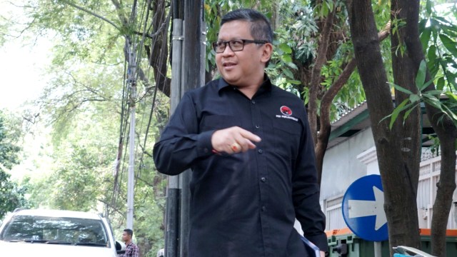 Hasto Kristiyanto berkunjung ke rumah Megawati