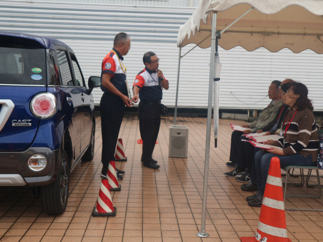 Pelatihan untuk para pengemudi lansia di Daihatsu Jepang. Foto: Ghulam Muhammad Nayazri / kumparan