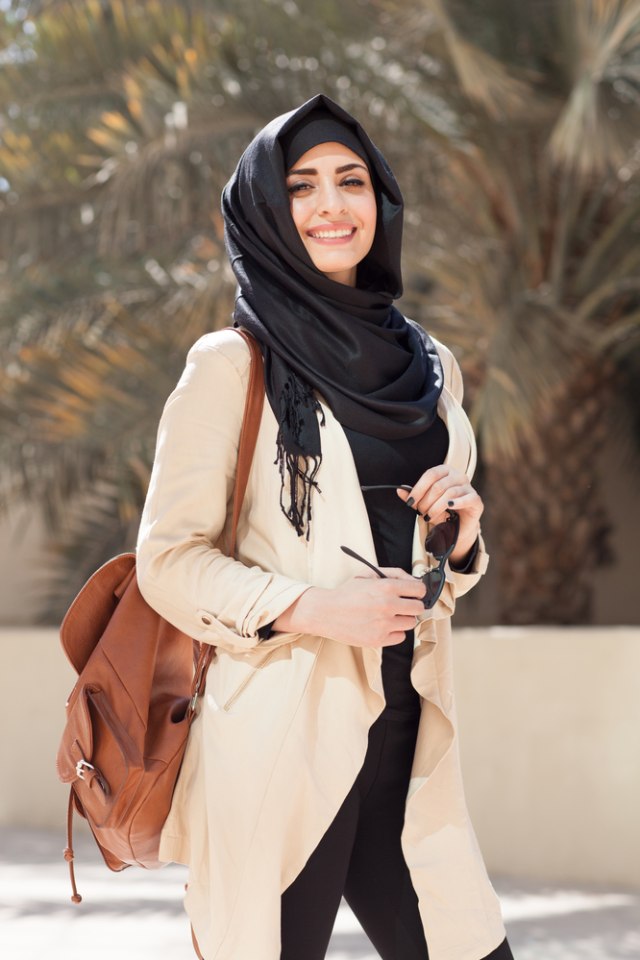 Ilustrasi wanita Muslim yang solo traveling (portrait) Foto: Shutter Stock