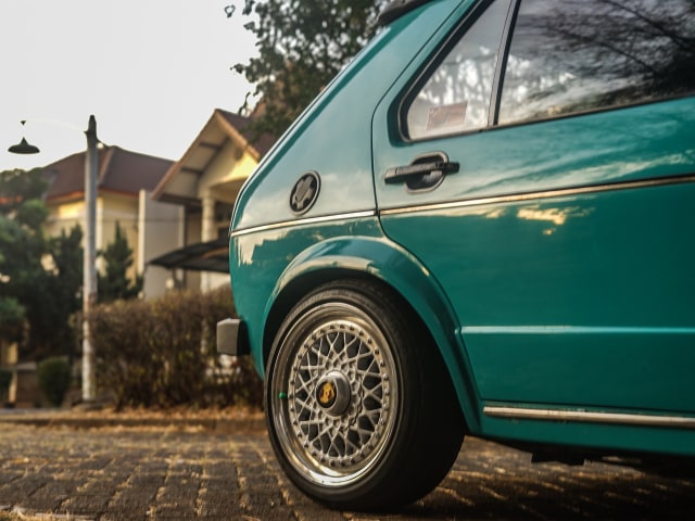 Merawat Volkswagen Golf Mk1 (1243518)