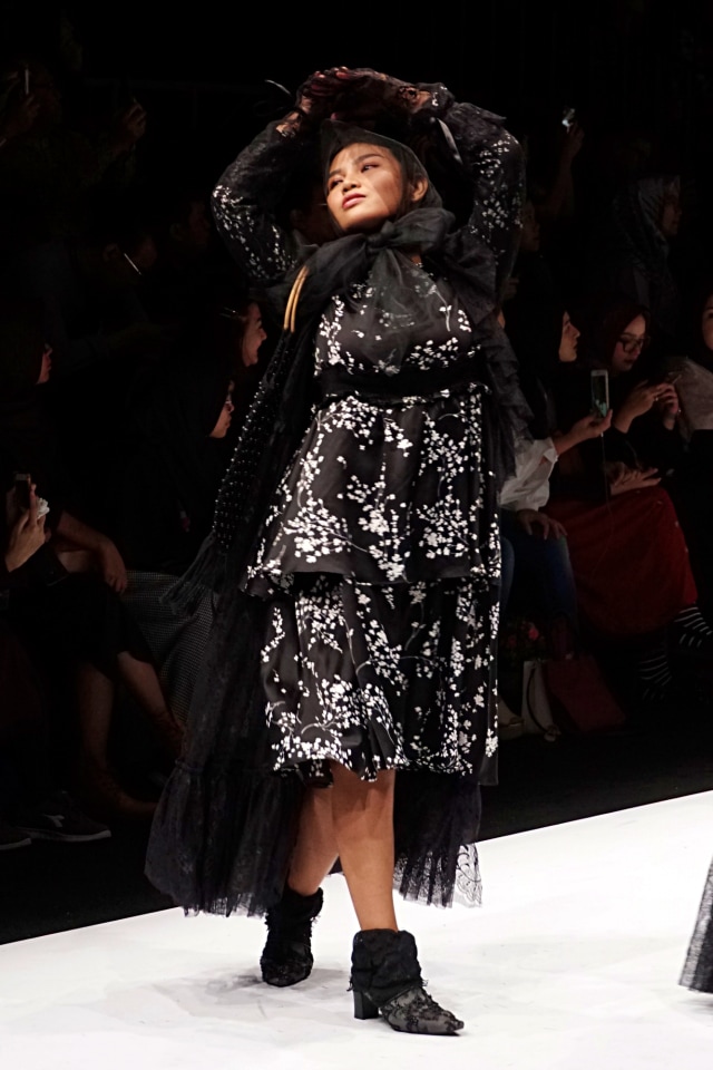 Rosa Meldianti di Jakarta Fashion Week 2020. Foto: Avissa Harness/kumparan